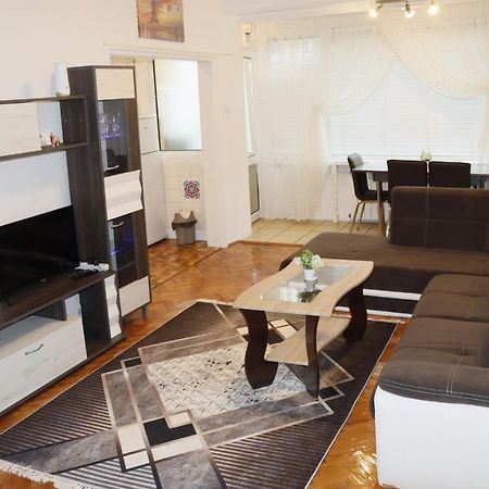 3 Rooms, Loft Apartment, Located Right In Center!!! Razgrad Exterior foto