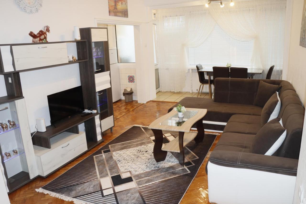 3 Rooms, Loft Apartment, Located Right In Center!!! Razgrad Exterior foto
